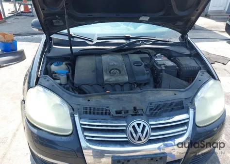 2008 Volkswagen Jetta Se/Sel from USA, damaged, VIN 3VWRZ71K28M077075